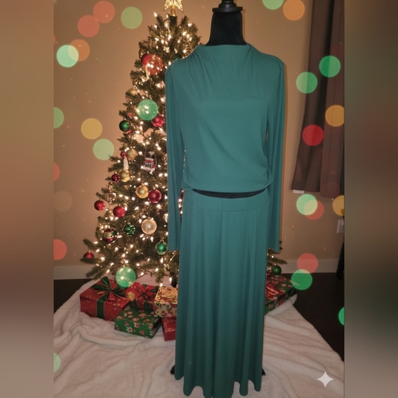 Chic Green Long Sleeve And Maxi Skirt Set Pit to Pit Top Is 19.5 Maxi Skirt 16 - Picture 3 of 7